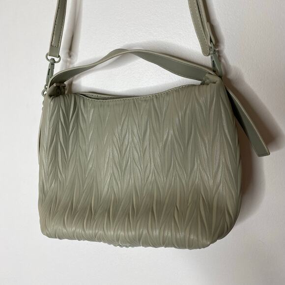 MADISON WEST Textured Faux Leather Gray Shoulder Hand Bag Matte Chain Detail - Picture 3 of 8